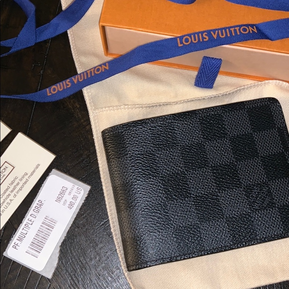 Louis Vuitton Men’s wallet